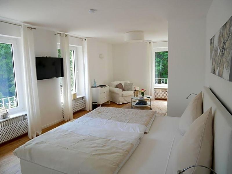 Fuchs Sche Mv Hle - carbon neutral hotel in Weinheim