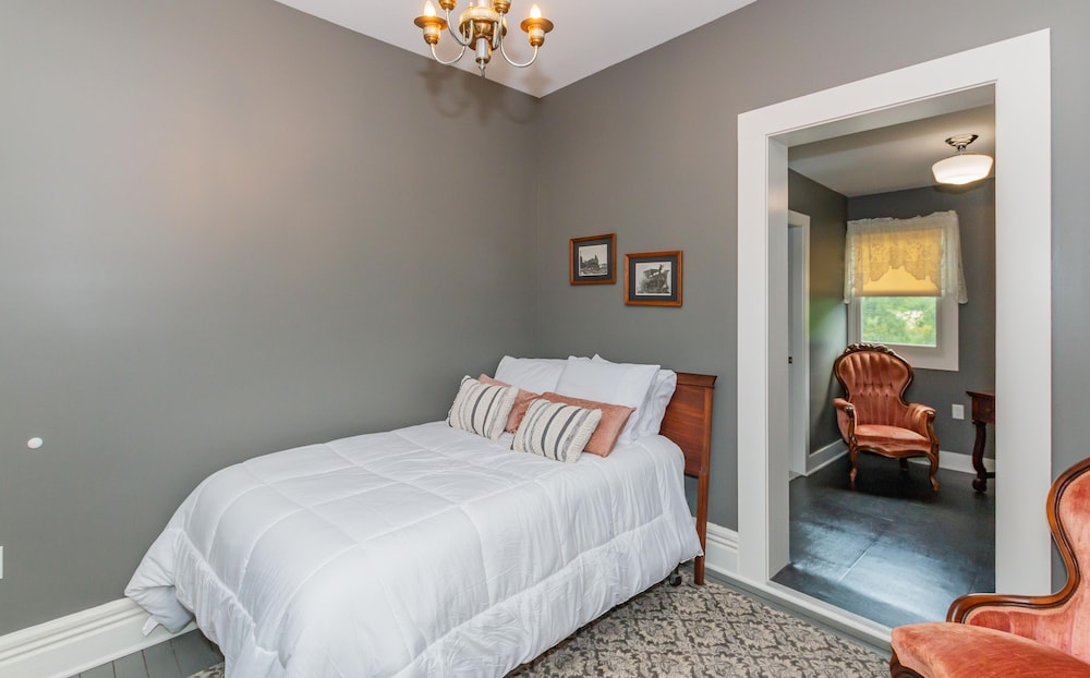 Historic Hotel Broadalbin - photo 7