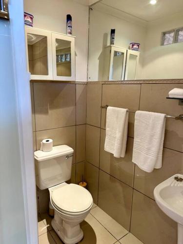 Sea Point Gem: 2Br 2Ba & Solar