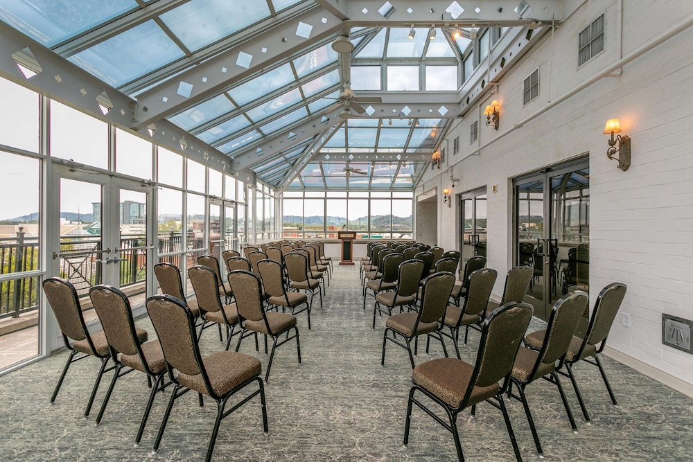 Hampton Inn & Suites Nashville Green Hills - photo 42