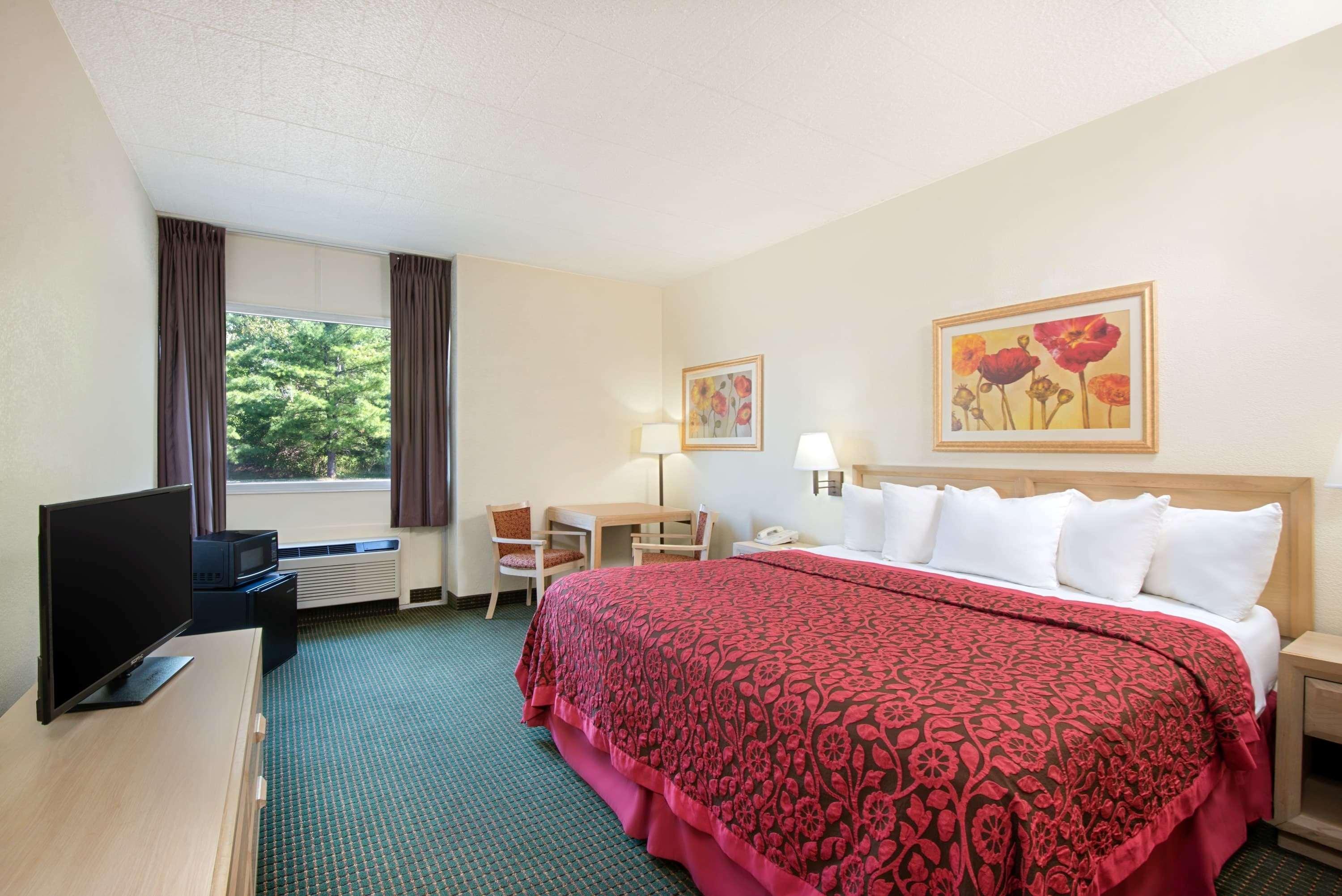 Days Inn by Wyndham Fremont - photo 16