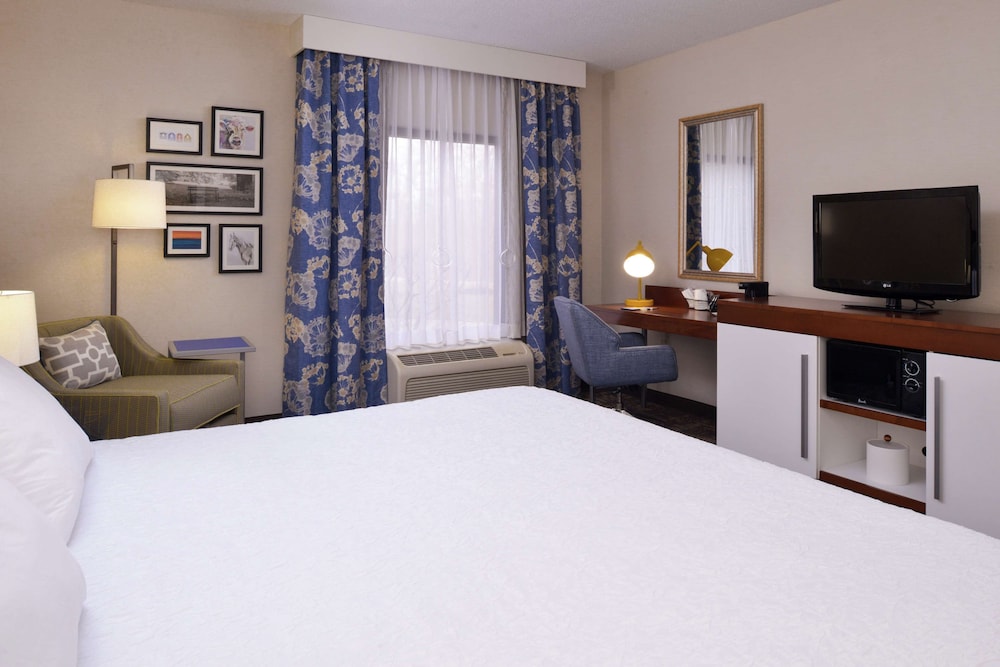 Hampton Inn & Suites Wilmington - photo 16