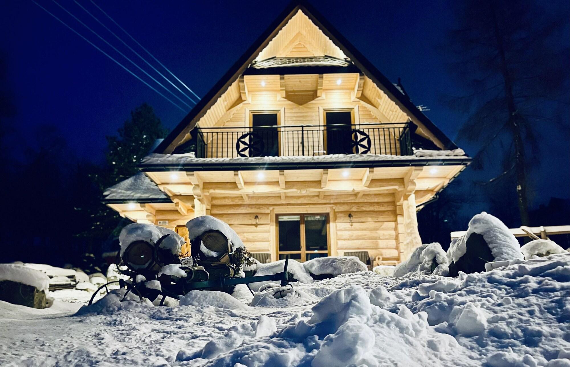 Góralska Chatka jacuzzi — 4-Star Luxury Hotel in Koscielisko, Poland