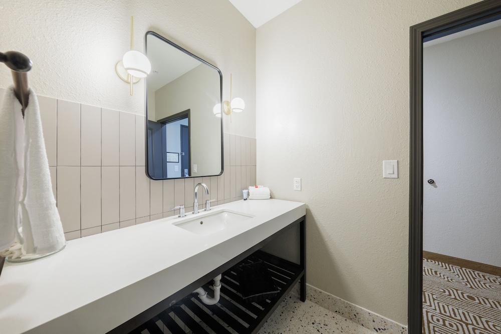 Blanco River Hotel - photo 34