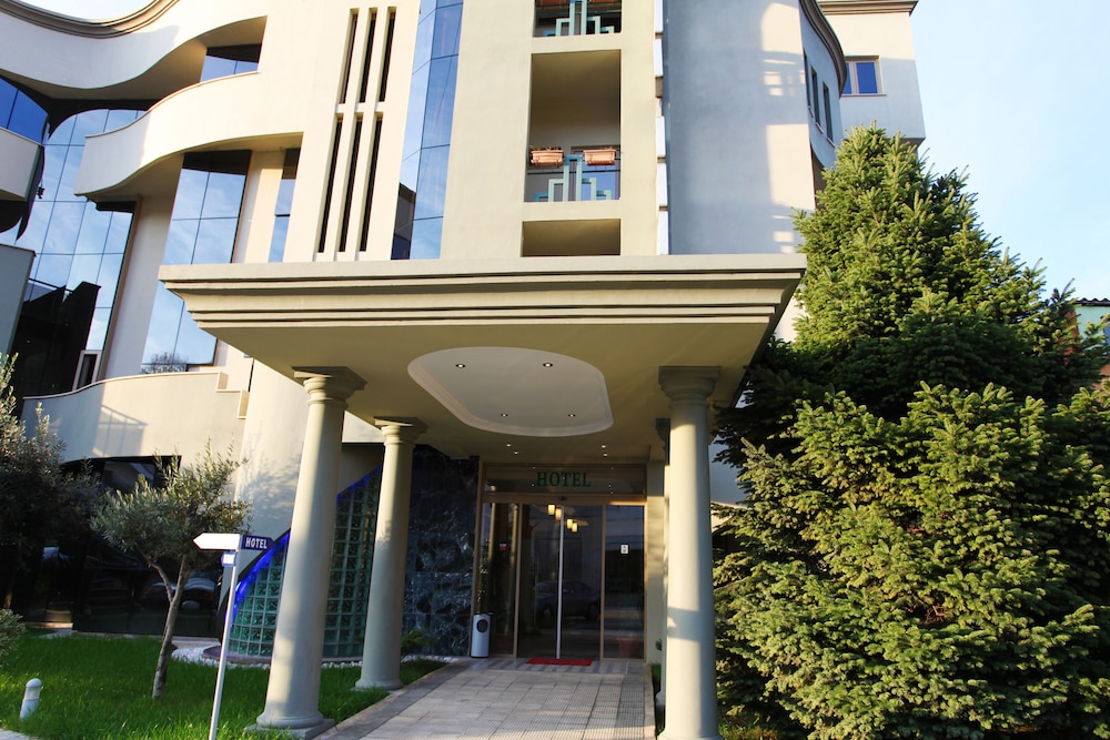 Hotel Green - last minute hotel in Tirana