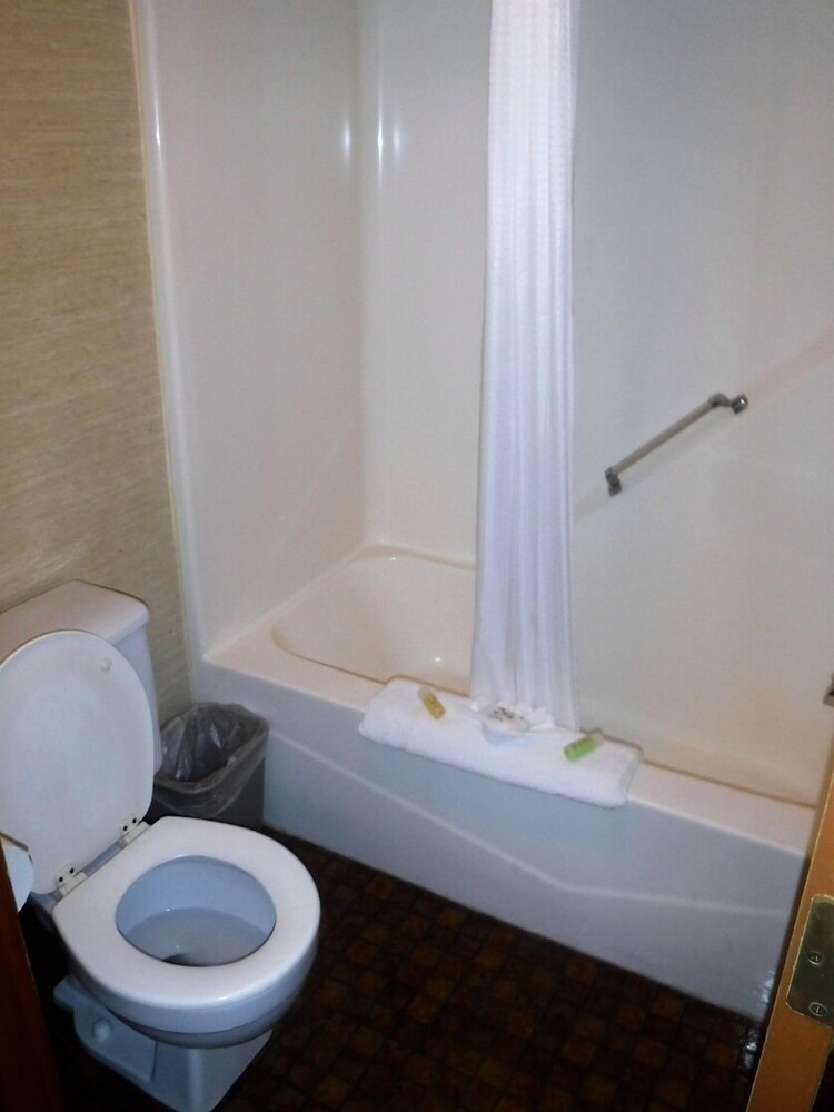 Colonial Mountain Inn - photo 26