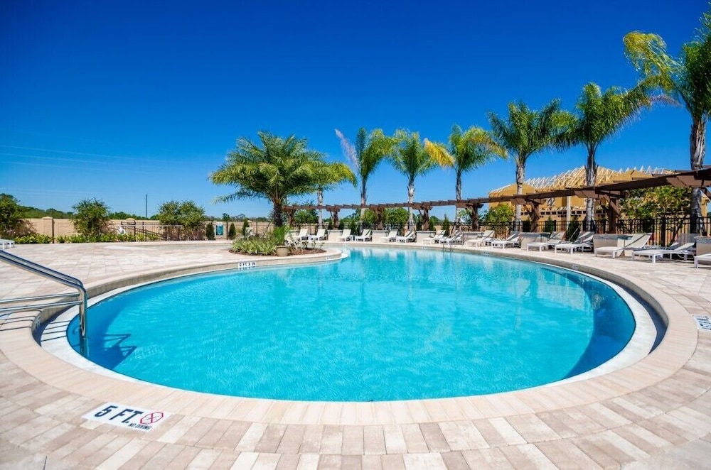 Lucaya Village Resort 4 Bedroom TownHome 4 Townhouse by RedAwning - photo 23
