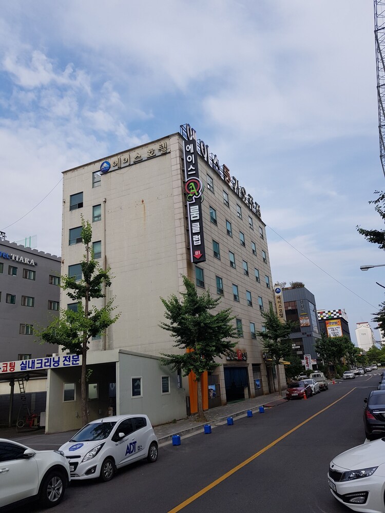 Ace Motel in Unknown City, South Korea