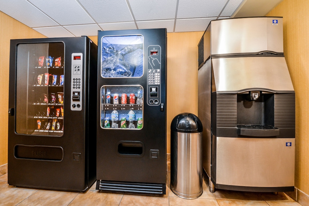 Hampton Inn Martinsburg - photo 43