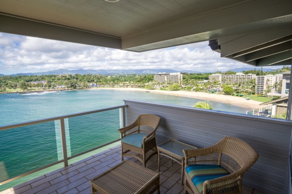 Hale Kipa Perched On The Bluffs - photo 14