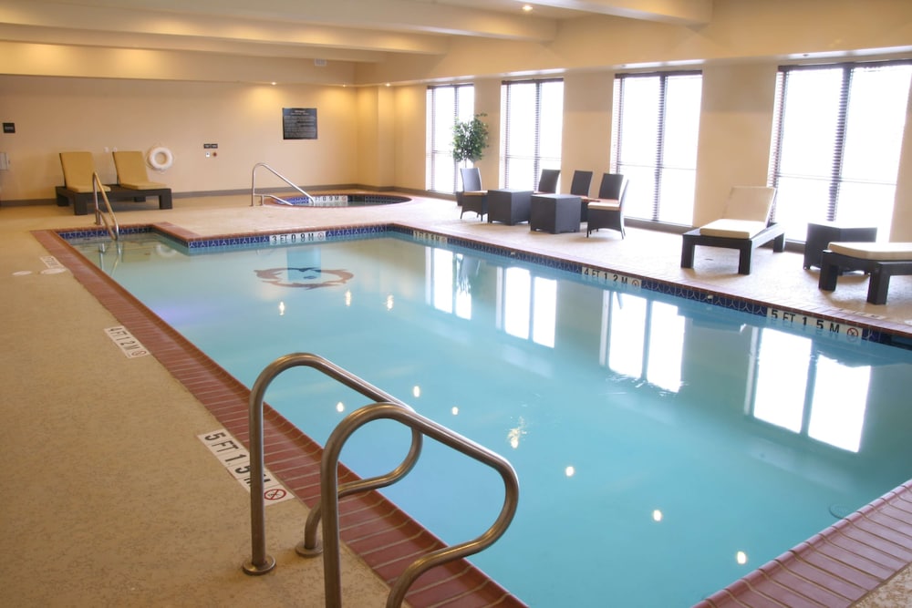 Hampton Inn & Suites Bastrop - photo 10