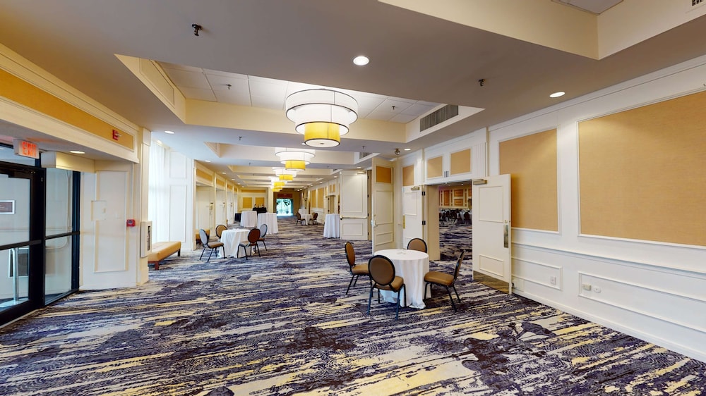 DoubleTree by Hilton Boston North Shore - photo 45