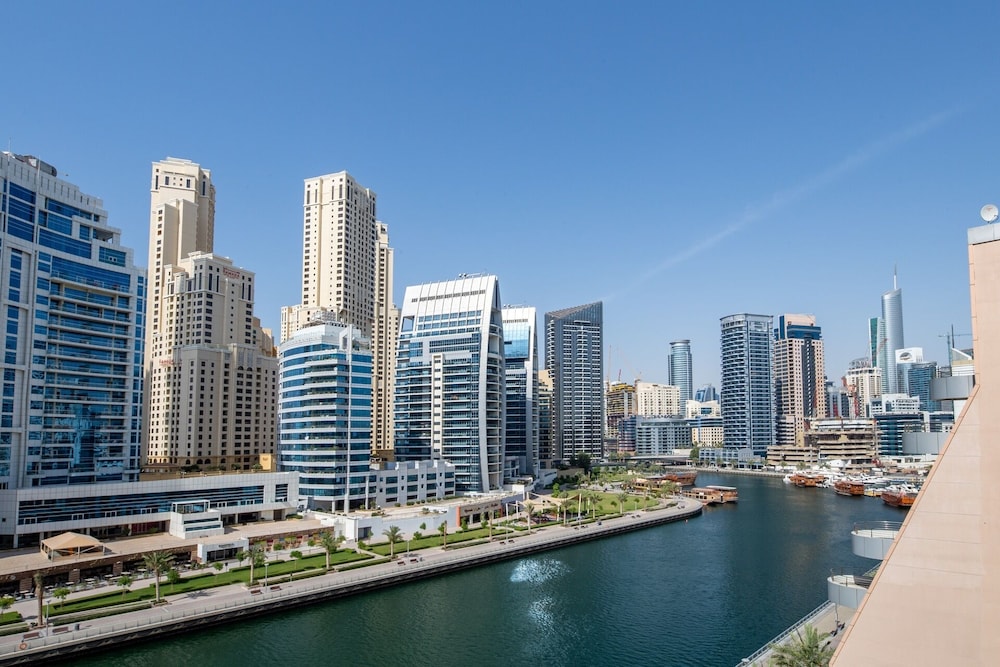 Vibrant & Ultramodern 1BR Apartment Dubai Marina — 5-Star Luxury Hotel in Dubai, United Arab Emirates