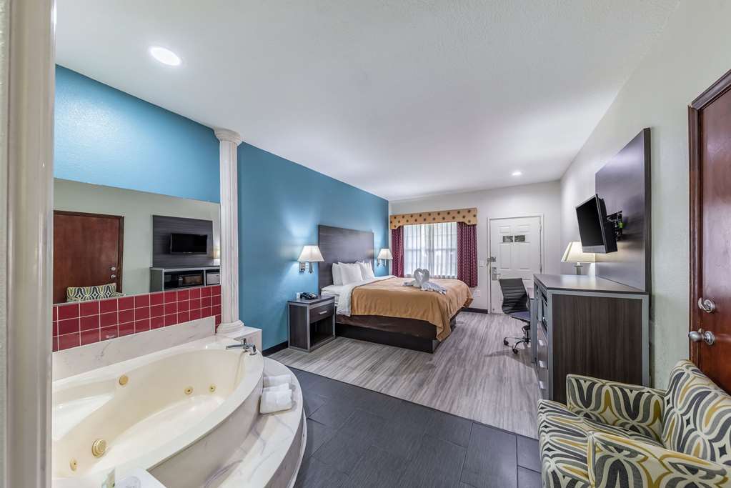 Quality Inn & Suites Canton - photo 20