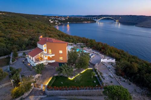 Luxury Villa Oštro with pool & Krk bridge view — 4-Star Luxury Hotel in Kraljevica, Croatia