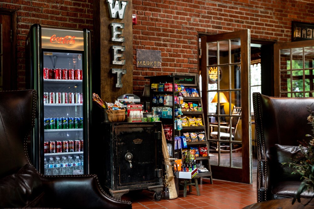 Historic Tapoco Lodge - photo 3