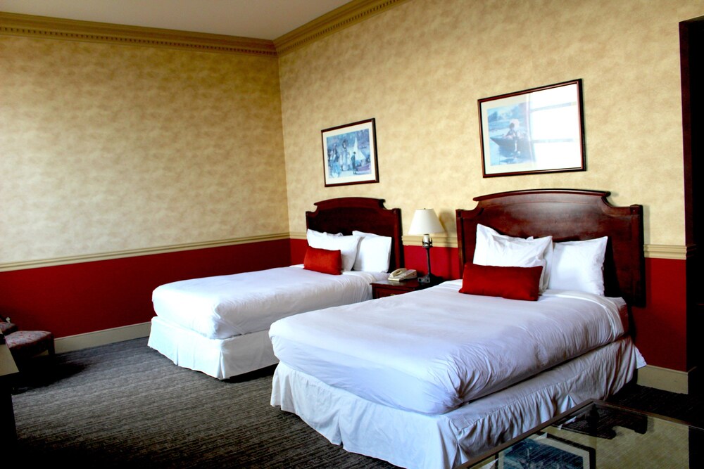 Roberts Riverwalk Urban Resort Hotel - photo 23