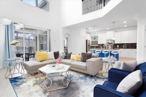 Modern Resort House Pool Wi Fi Minutes to Disney — 4-Star Luxury Hotel in Kissimmee, United States