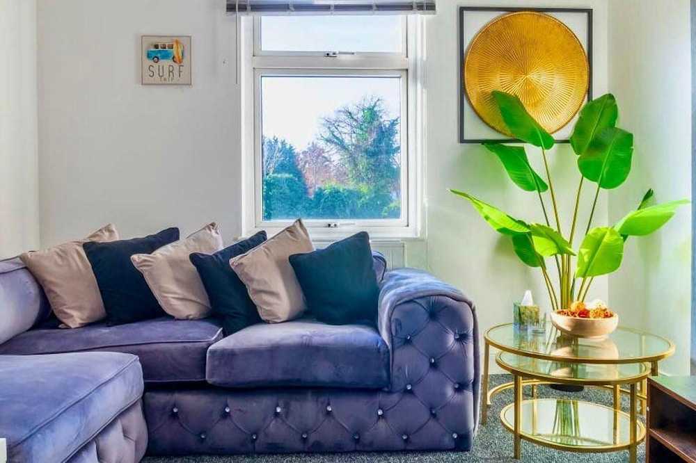 Rayleigh Retreat Spacious Family 3 Bed Apartment 21231711 — Rayleigh
