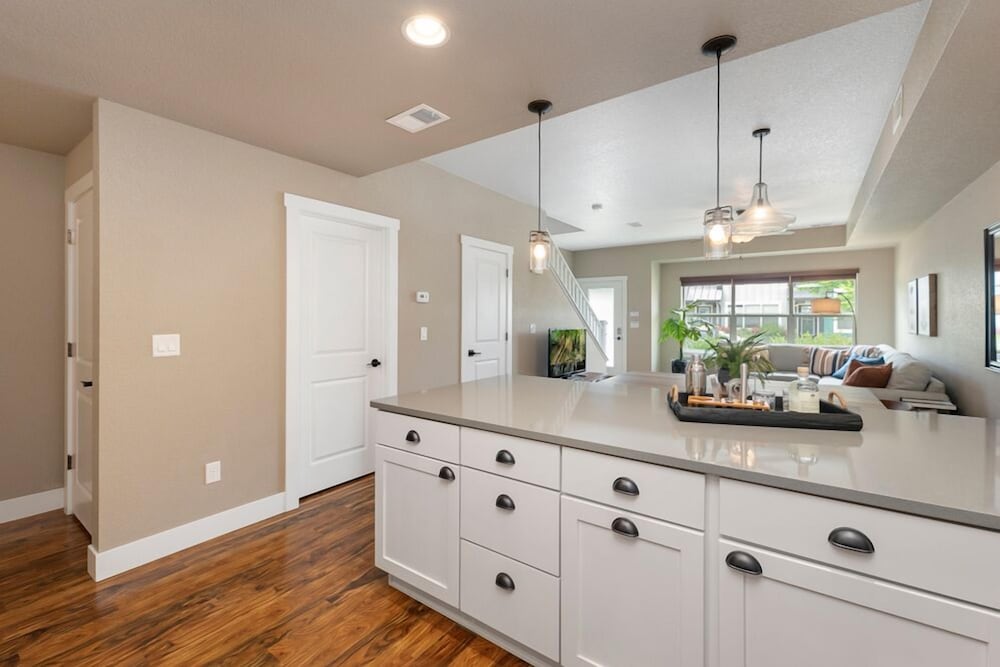 Amazing Urban Townhome near Breweries & River - photo 7