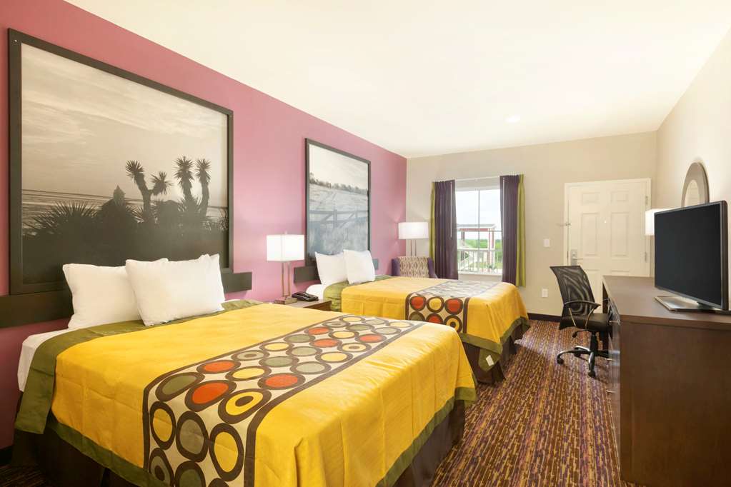 Super 8 by Wyndham Carrizo Springs - photo 8