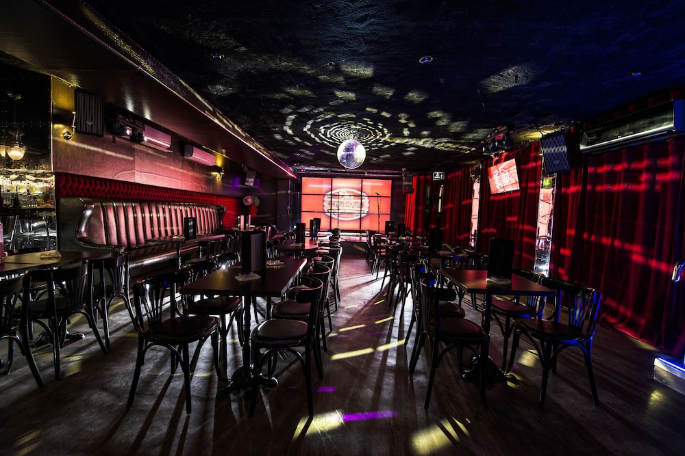 Hotel Bar