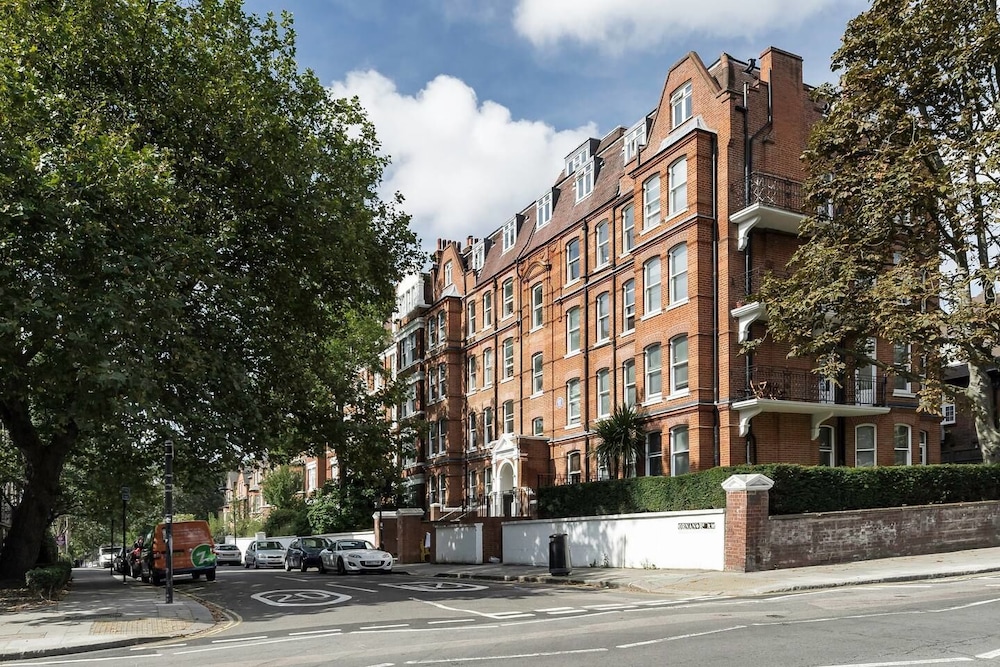 Cosy 1 bedroom in Belsize Park — 4-Star Luxury Hotel in London, United Kingdom