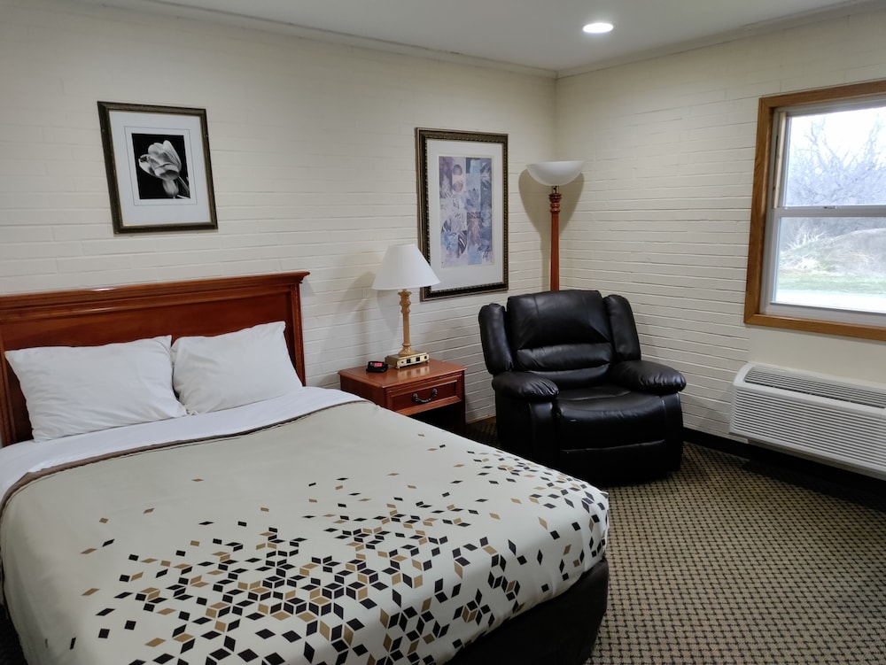 Indian Hills Inn & RV Park - photo 20