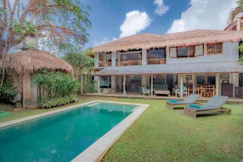 Villa Nak Charming 4BR Family Friendly Villa Walking Distance to Seminyak Beach — 4-Star Luxury Hotel in Seminyak, Indonesia