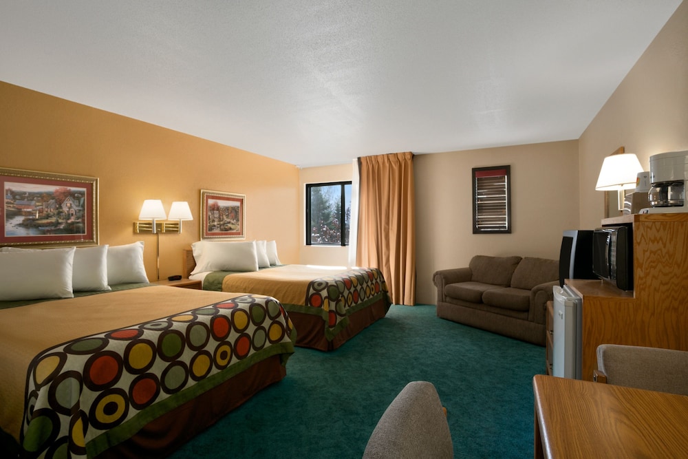 Super 8 by Wyndham Alexandria MN - photo 4