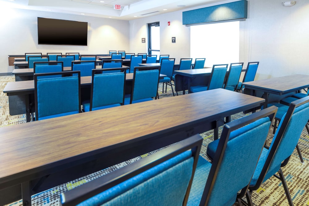 Hampton Inn & Suites Conway - photo 29