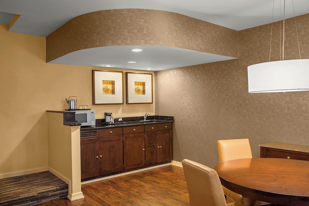 Sheraton Suites Akron Cuyahoga Falls - photo 23