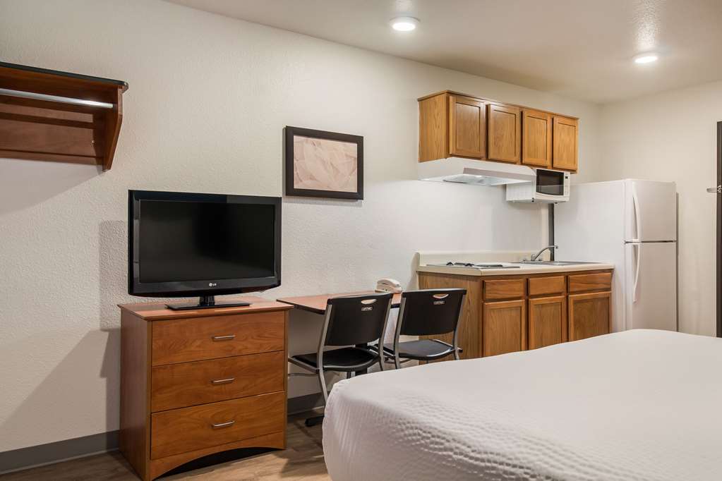 WoodSpring Suites Houston La Porte - photo 14