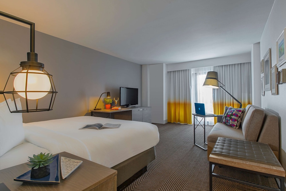 DoubleTree by Hilton Austin - photo 12