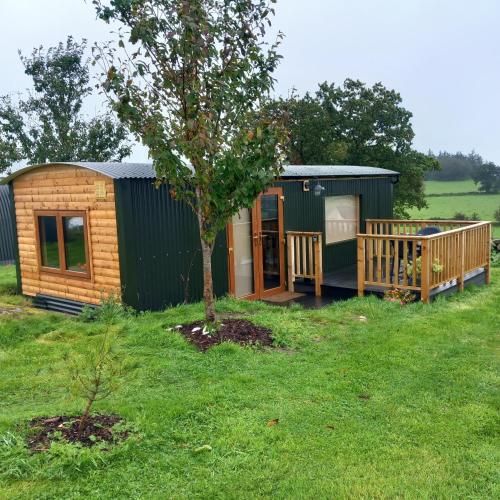 BaseGlamp - carbon neutral hotel in Unknown City