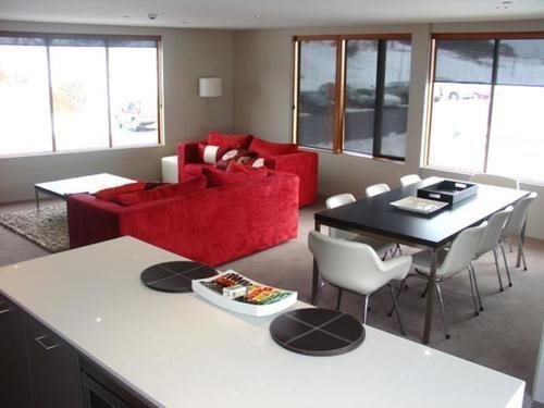 Absollut — Hotham Heights — photo 4