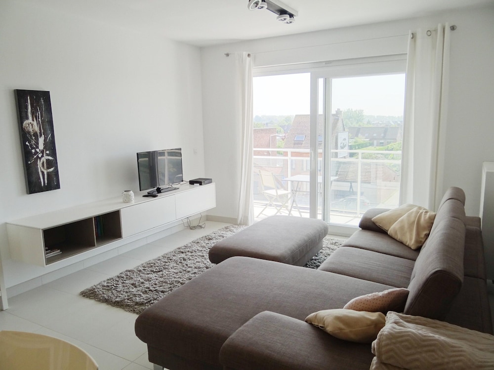 Apartment in Nieuwpoort Near the Beach — 4-Star Luxury Hotel in Nieuwpoort, Belgium