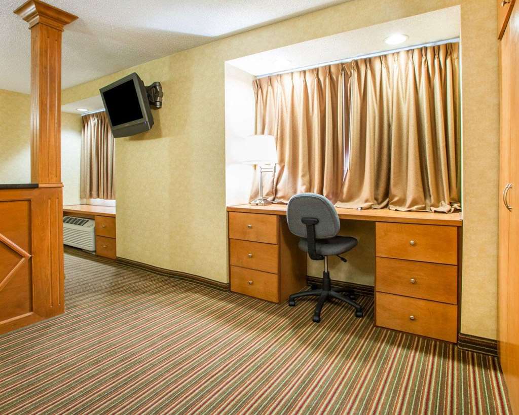 Quality Inn & Suites North Polaris - photo 18