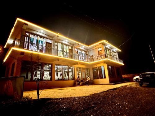 Sharma Hotel Chail Inn in Chail, India