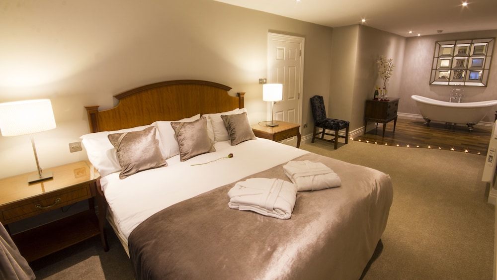 TF Royal Hotel