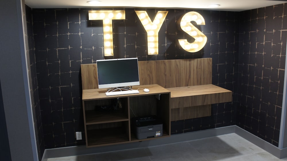 Hawthorn Extended Stay By Wyndham Knoxville - photo 28