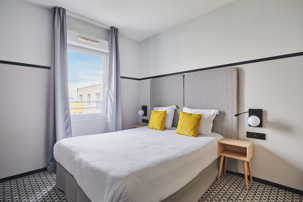 Appart'hôtel Odalys City Bioparc Lyon Est — 4-Star Luxury Hotel in Lyon, France
