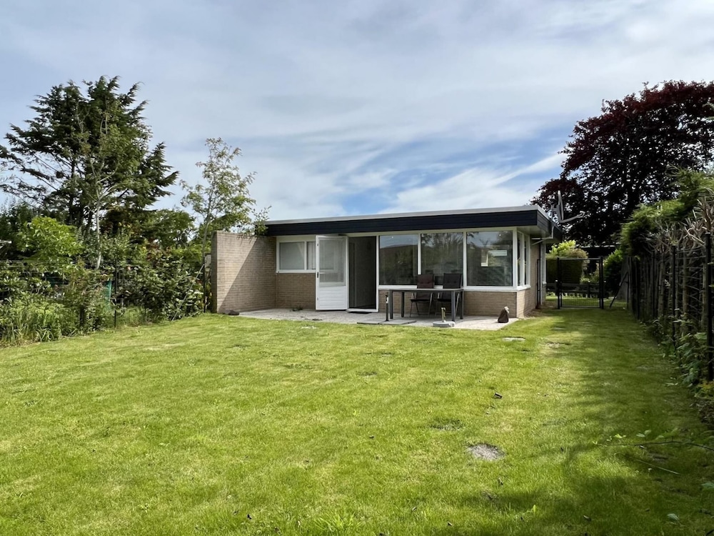 Pet friendly bungalow near Beach — 4-Star Luxury Hotel in Schagen, Netherlands