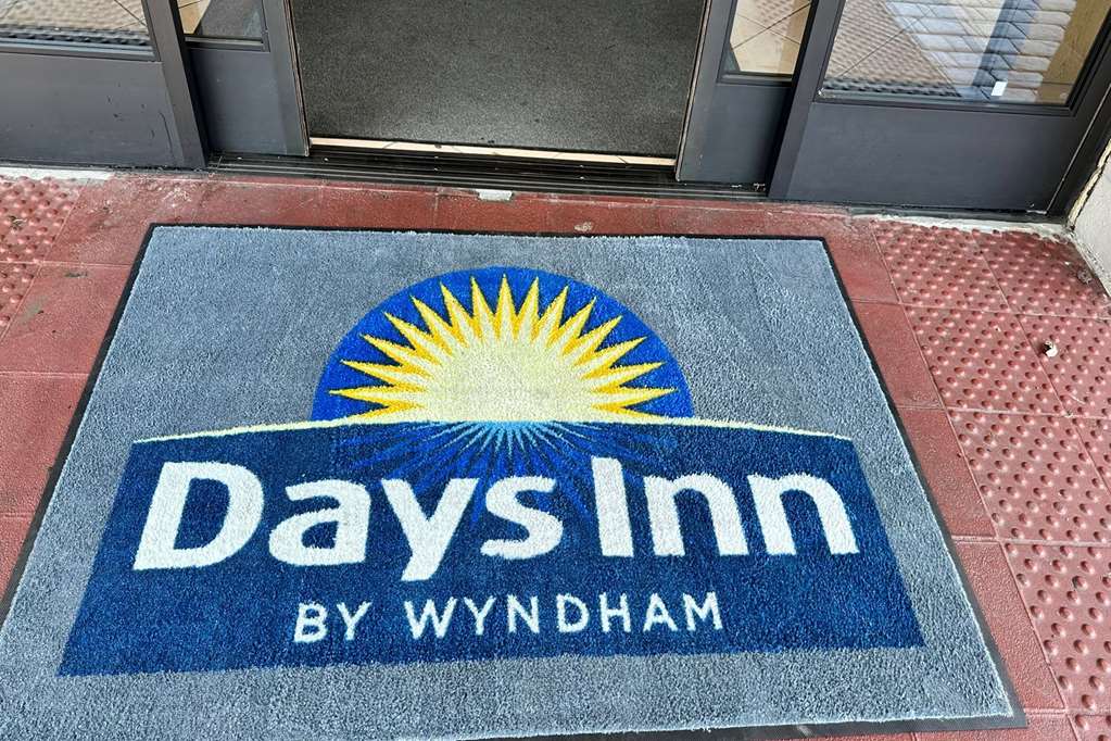 Days Inn by Wyndham San Diego Vista - photo 4