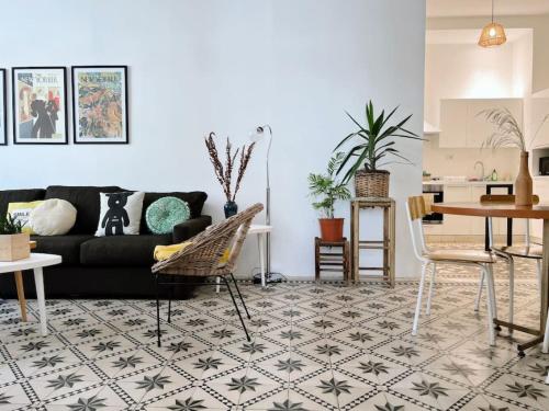 Vintage Apt 4BR Mar Mikhael — 4-Star Luxury Hotel in Beirut, Lebanon