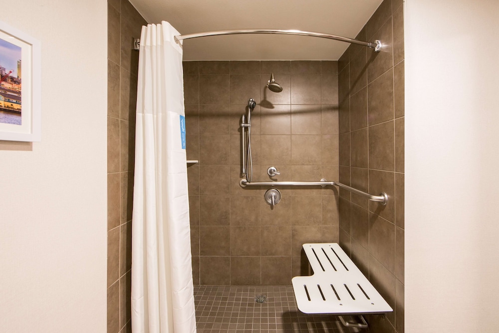 Hampton Inn & Suites Seattle Downtown - photo 41