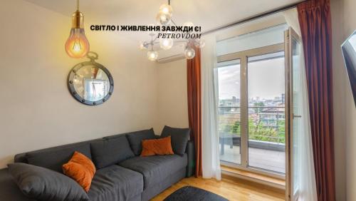 5 471 Central Park John McCain 7 Kyiv centre panoramic city view 15 kW backup power Petrovdom Apartment — 4-Star Luxury Hotel in Kyiv, Ukraine