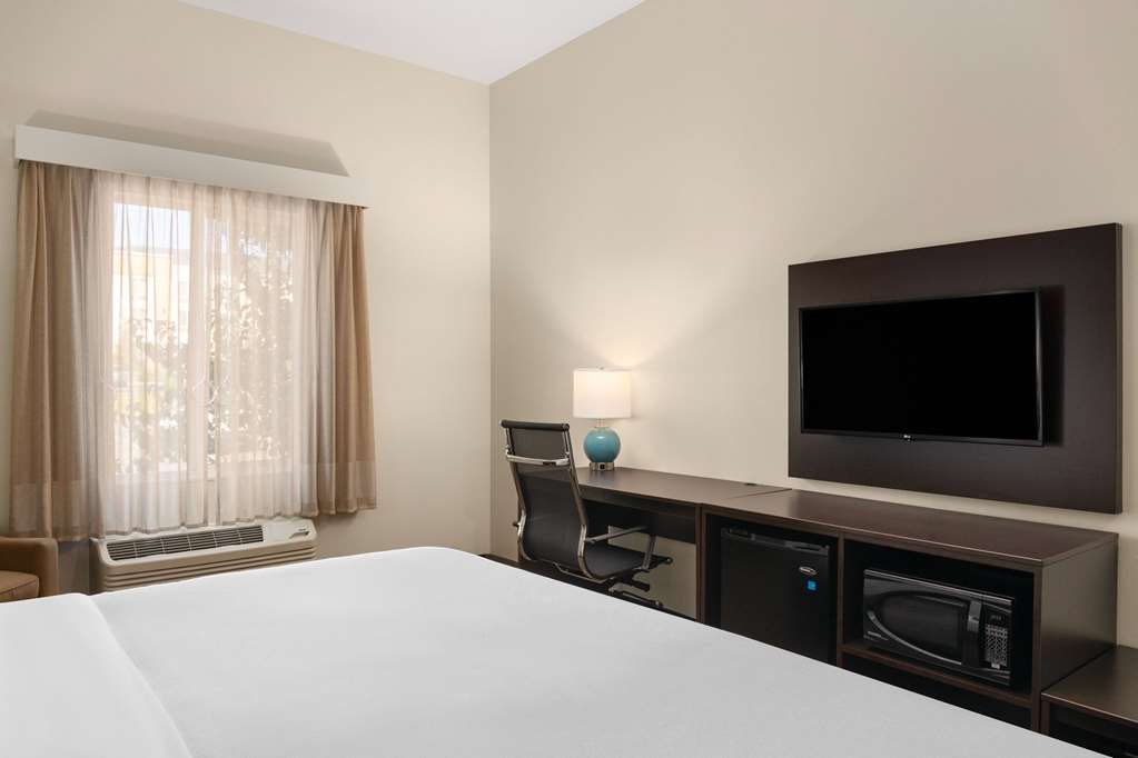 La Quinta Inn & Suites by Wyndham Wenatchee - carbon neutral hotel in Wenatchee