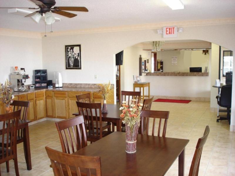 Americas Best Value Inn & Suites Macon at Eisenhower Pkwy - photo 26