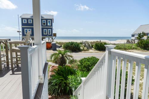 Footprints In The Sand by Oak Island Accommodations - photo 42